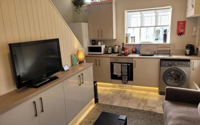 Carlisle Central, Cute Studio Appt, The Cupboard