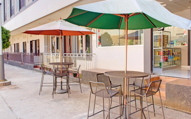 OYO 3394 Apm Residence Syariah