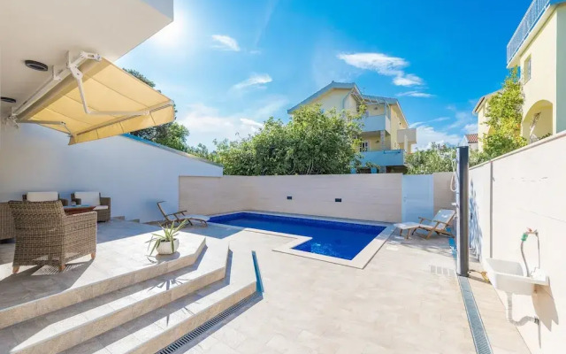 Villa Ema with pool