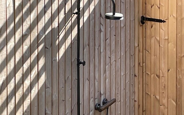 Amazing Home in Farsund With Wifi and 5 Bedrooms