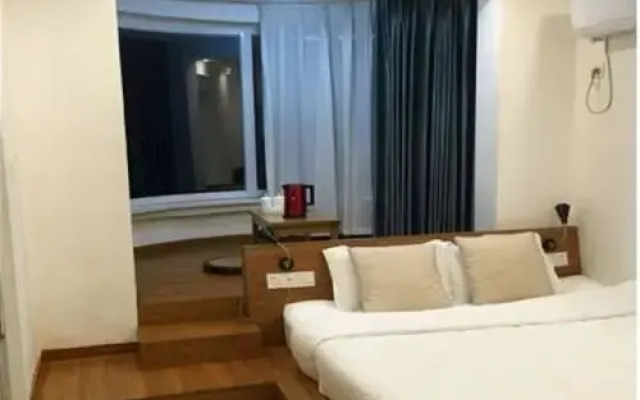 White Stone Hotel