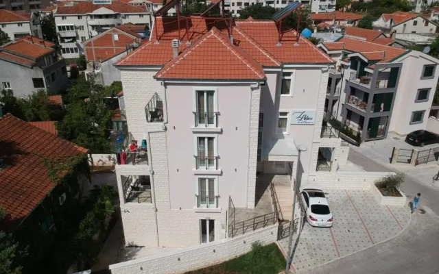 Apartment L Palace