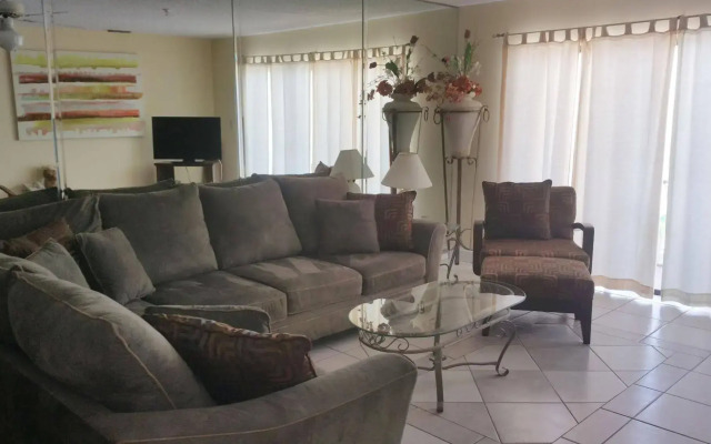 Seabreeze Condominiums