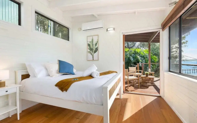 Scotland Island Retreat Water Edge