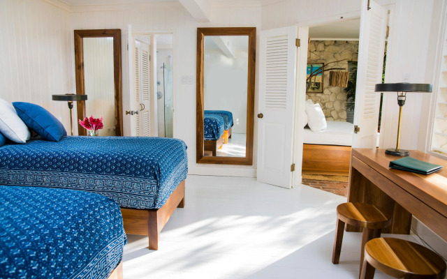 Round Hill Hotel And Villas