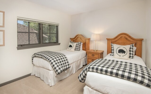 Enclave 137 4 Bedroom Home by RedAwning