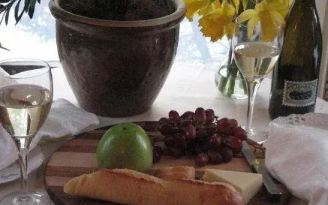 Estabrook House Bed and Breakfast