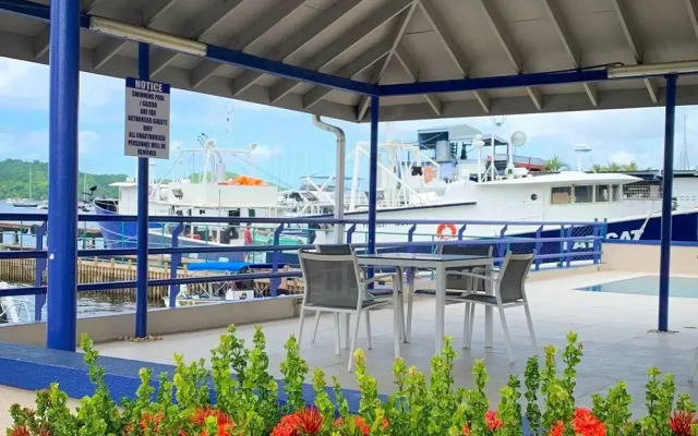 Coral Cove Marina Hotel