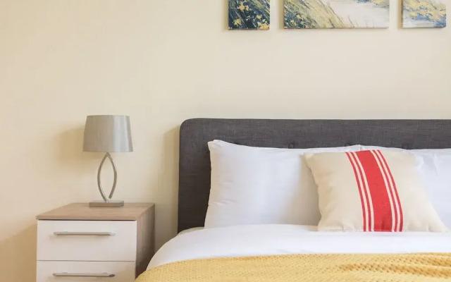 Platinum Apartment Mornington Crescent 9986