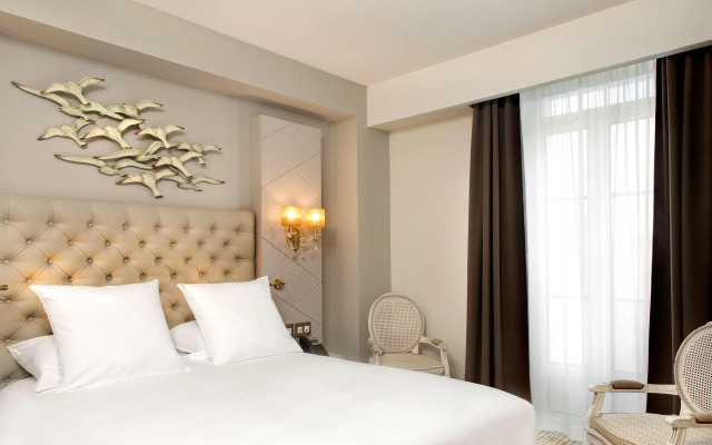 Grand Hotel Des Sablettes Plage, Curio Collection By Hilton