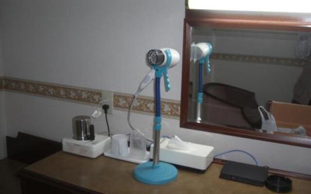 Amuzu Hotel