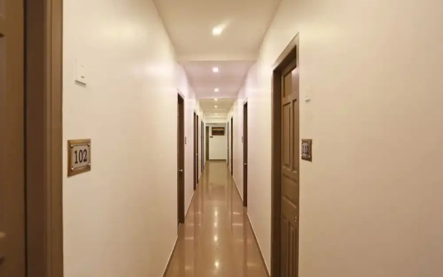 OYO 13262 Hotel Indiana