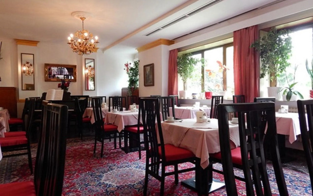Montree Hotel