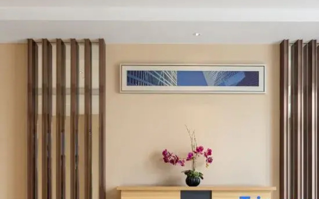 City Comfort Inn Hotel (Zhongshan Daxin Xindu Hui Xiaolan High-Speed Railway Station)