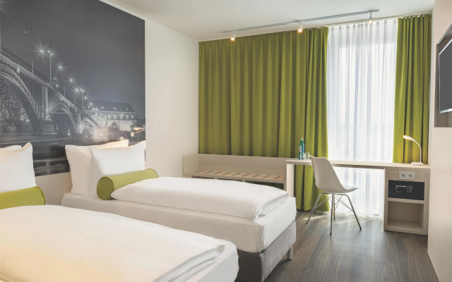 Super 8 by Wyndham Mainz Zollhafen
