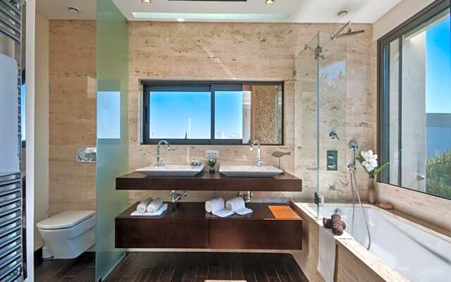 Luxurious Villa in Tavira with Private Swimming Pool