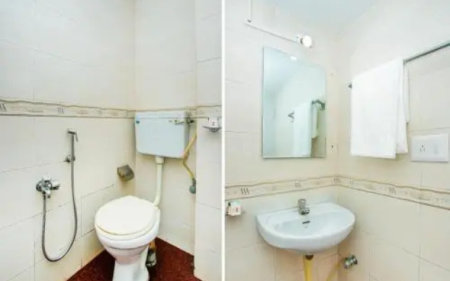OYO 18544 Amm Residency