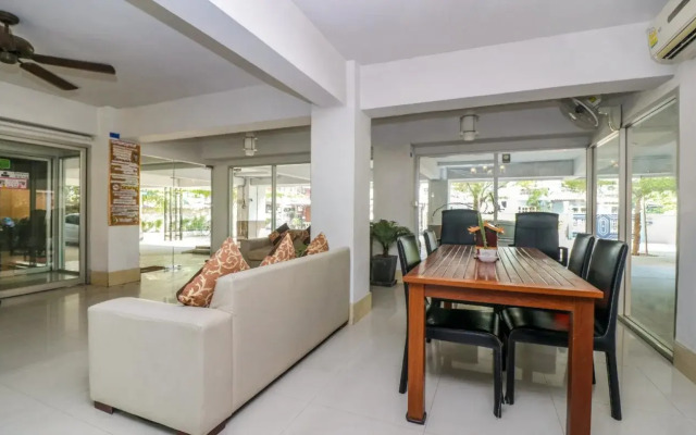 Gems Park Apartment