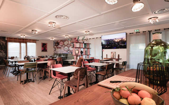 Kyriad Marseille - Vitrolles Aéroport