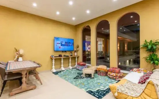 Yi Sela Homestay (Sanya Yalong Bay Branch)