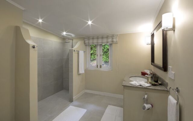 Hill Rise Luxury Villa & Stables by Edwards Collection