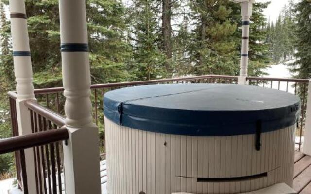 Kirton Suite - 1 Bed / 1 Bath Condo