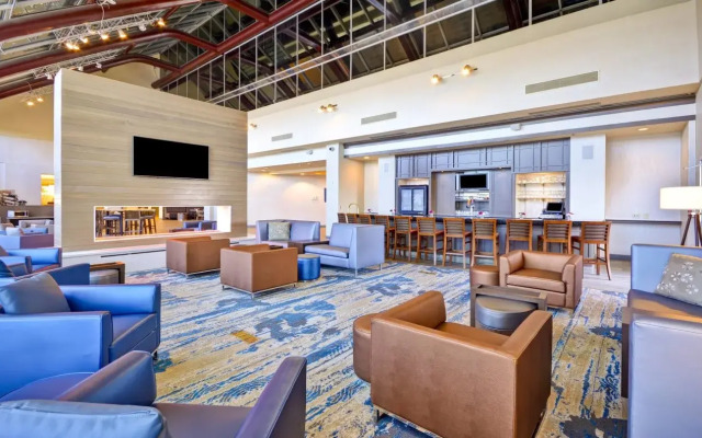 Crowne Plaza Tulsa - Southern Hills