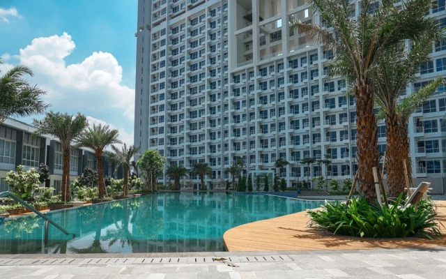 Stylish Studio Puri Mansion Apartment