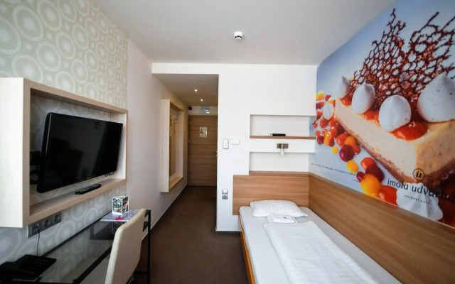 Imola Udvarhaz Hotel