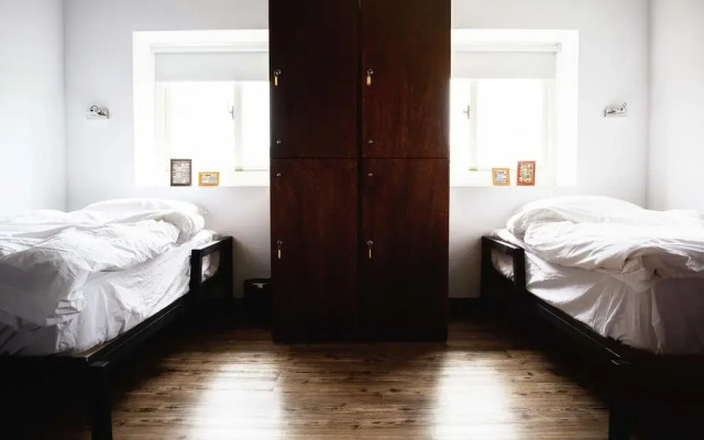 Knock inn