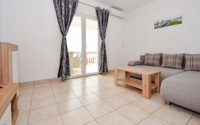 Apartment Aurora Maslenica