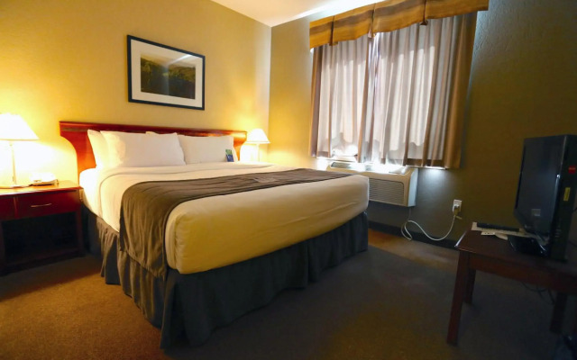 Lakeview Inns & Suites - Fort Nelson - фото 4