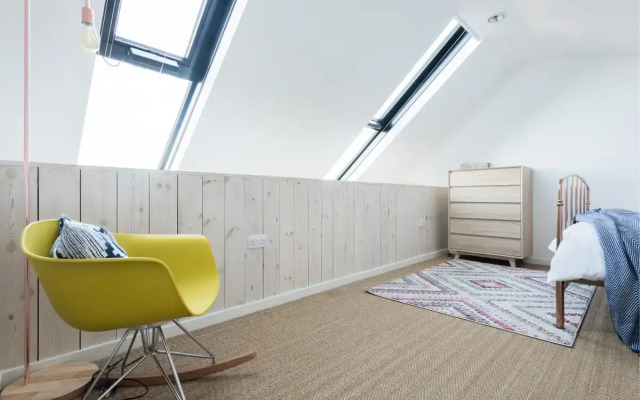 The Cliffside Loft - Distinctly Modern 3BDR Riverside Home