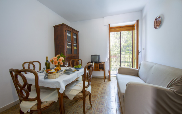 Margherita among vineyards