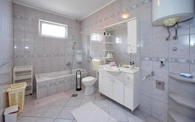 Apartment Mira