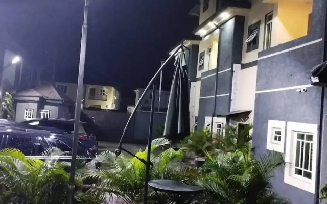Zucchini Hotel and Apartment