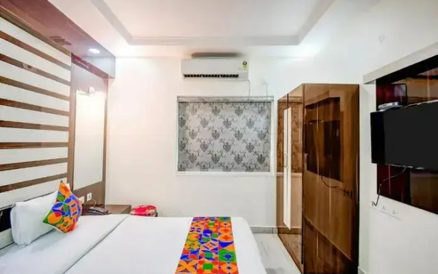 Fabhotel Royal Palm