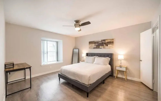 Stylish 1BR Near UT Mueller Evonify