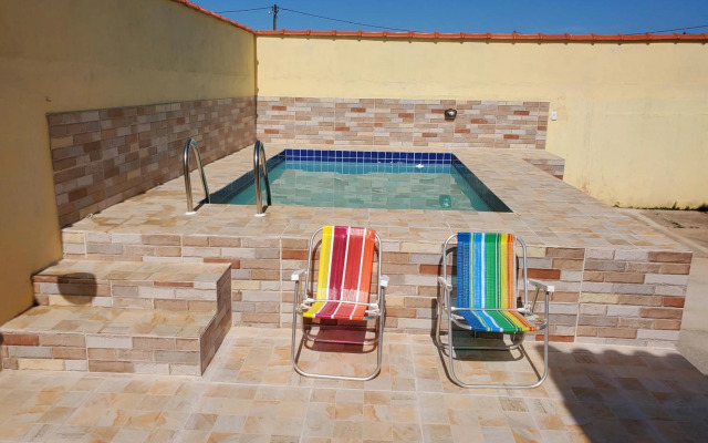 Casa em Condomínio com Piscina Privativa