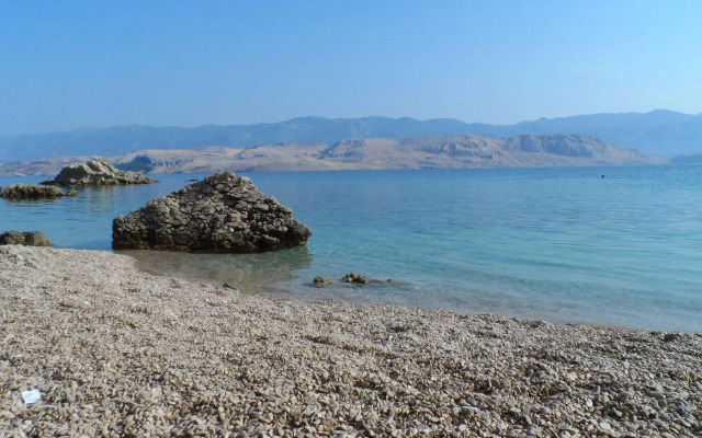 Rooms and apartments Galeb