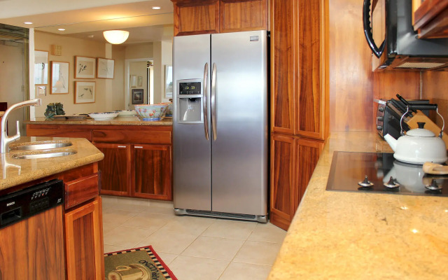 Polo Beach Club Vacation Rentals - APlus Resorts