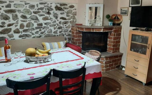 Mama's House Nea Peramos