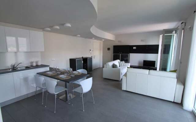 The Green House on the Lake