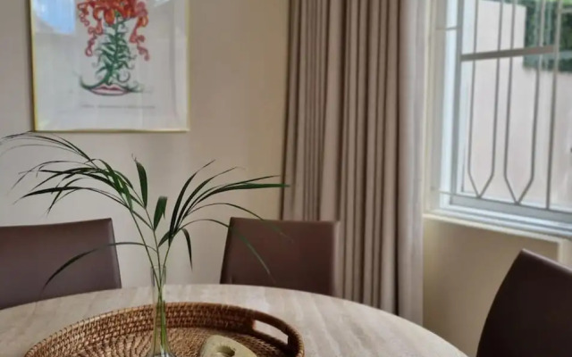 Luxurious Sea Point Apartment