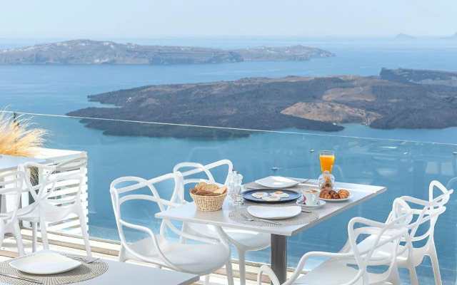 Pearl on the Cliff Hotel & Suites