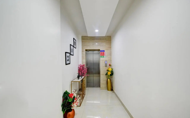 OYO Rooms 813 near Omaxe City Centre
