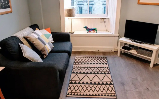 Stylish Apartment in Edinburgh s New Town