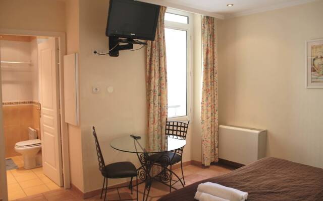 Studio Commandant André 23