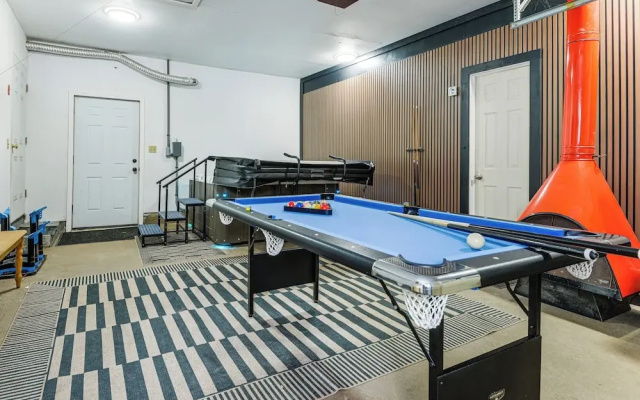 Golf, Hike & Unwind: Spacious Dover Retreat!