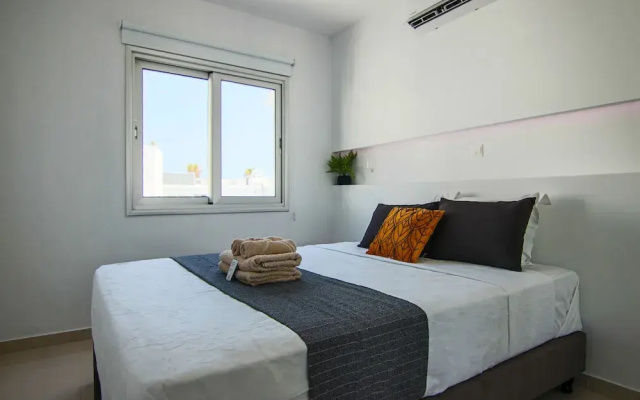 Phaedrus Living: Seaside Luxury Flat Lighthouse 65